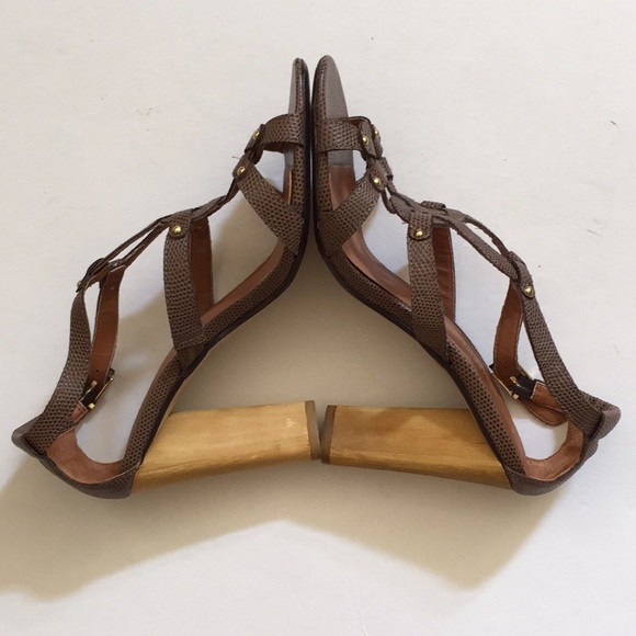 Colin Stuart Leather Wooden Heel Sandal - Picture 3 of 7